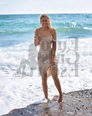 Karyn call girls in Chesapeake Beach MD